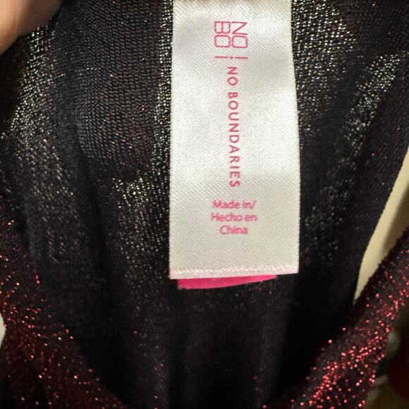 Sparkly Red and Black Halter Neck Top by No Boundaries – Size M (7-9) - Picture 7 of 7